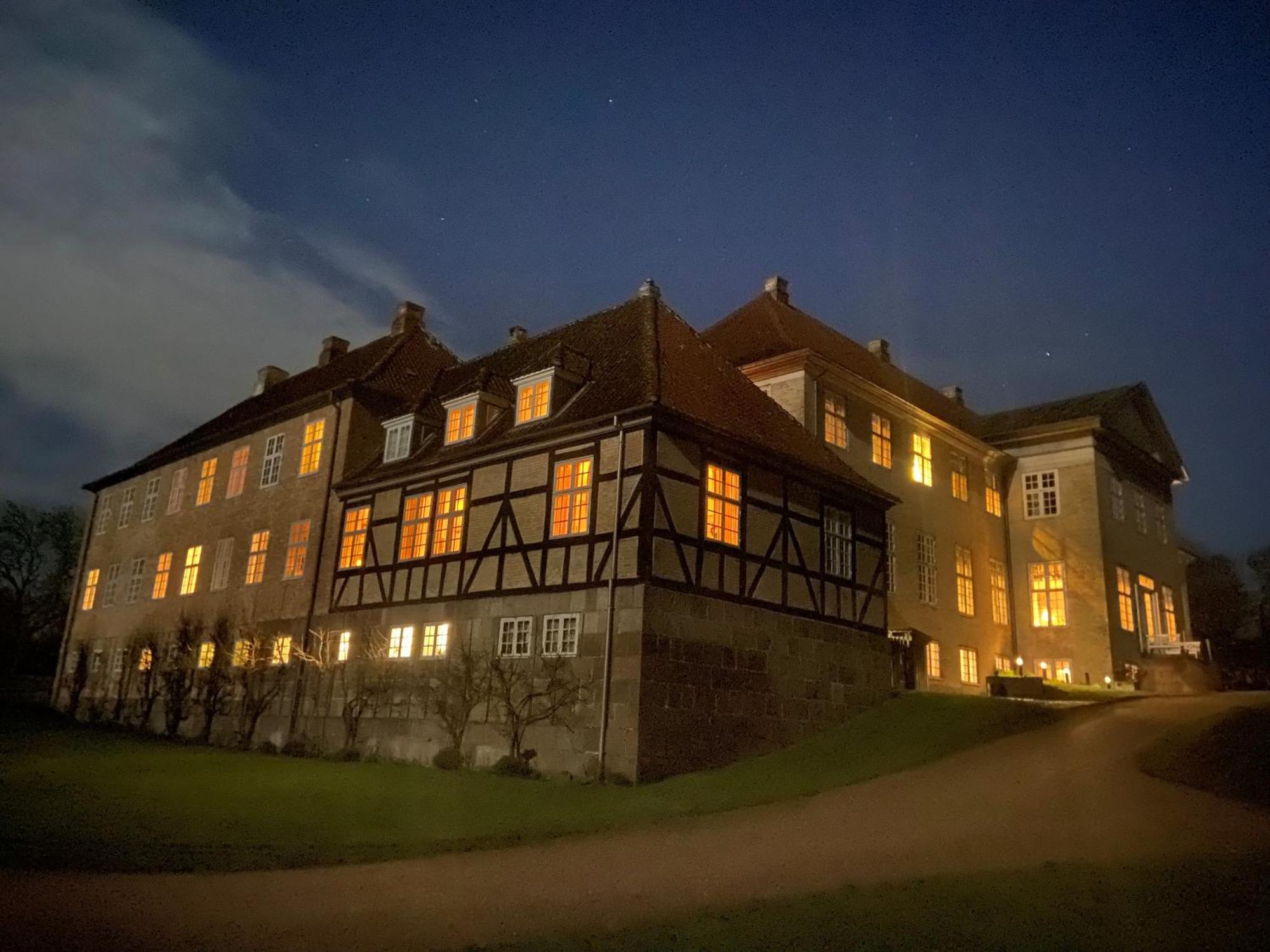 Hotel Skjoldenaesholm Slot à Jystrup Extérieur photo