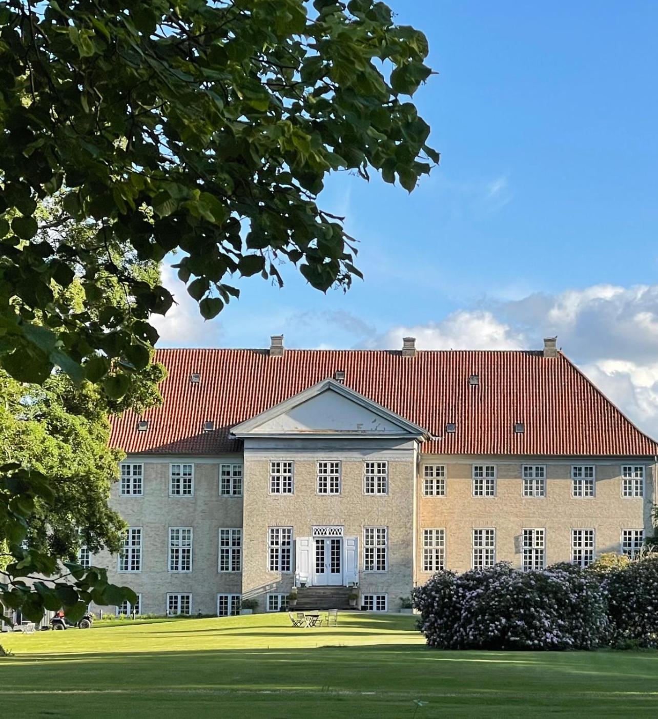 Hotel Skjoldenaesholm Slot à Jystrup Extérieur photo
